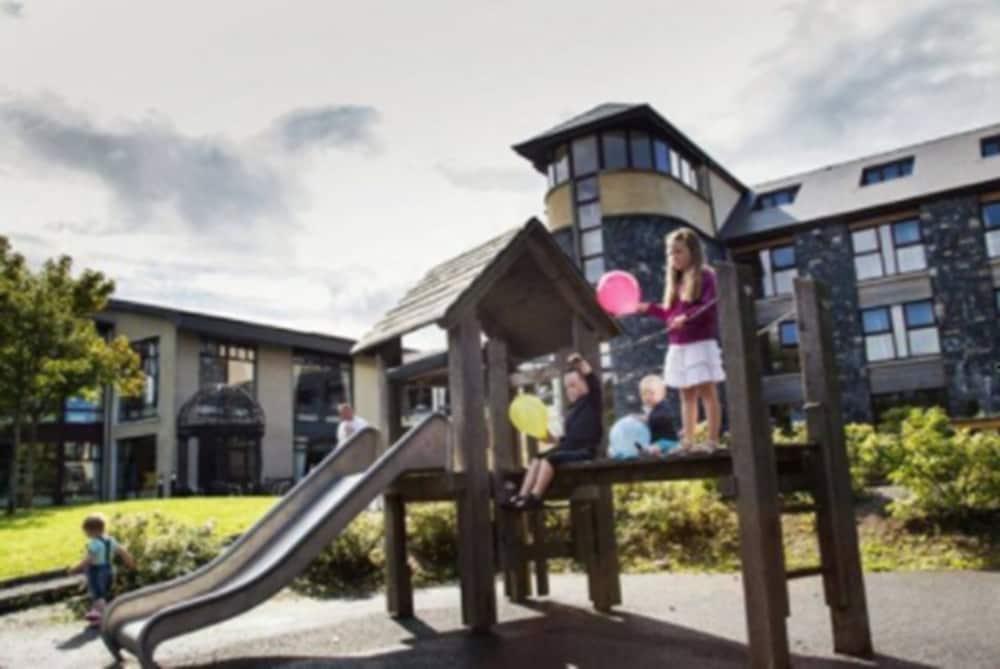 Westport Woods Hotel & Spa Exterior photo