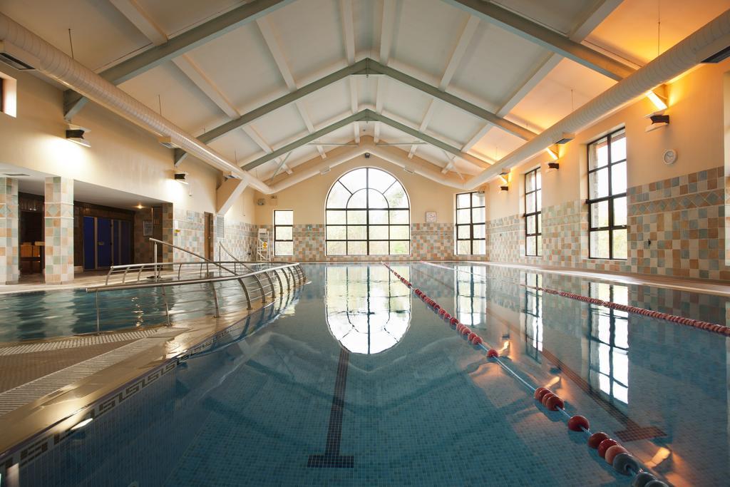 Westport Woods Hotel & Spa Exterior photo