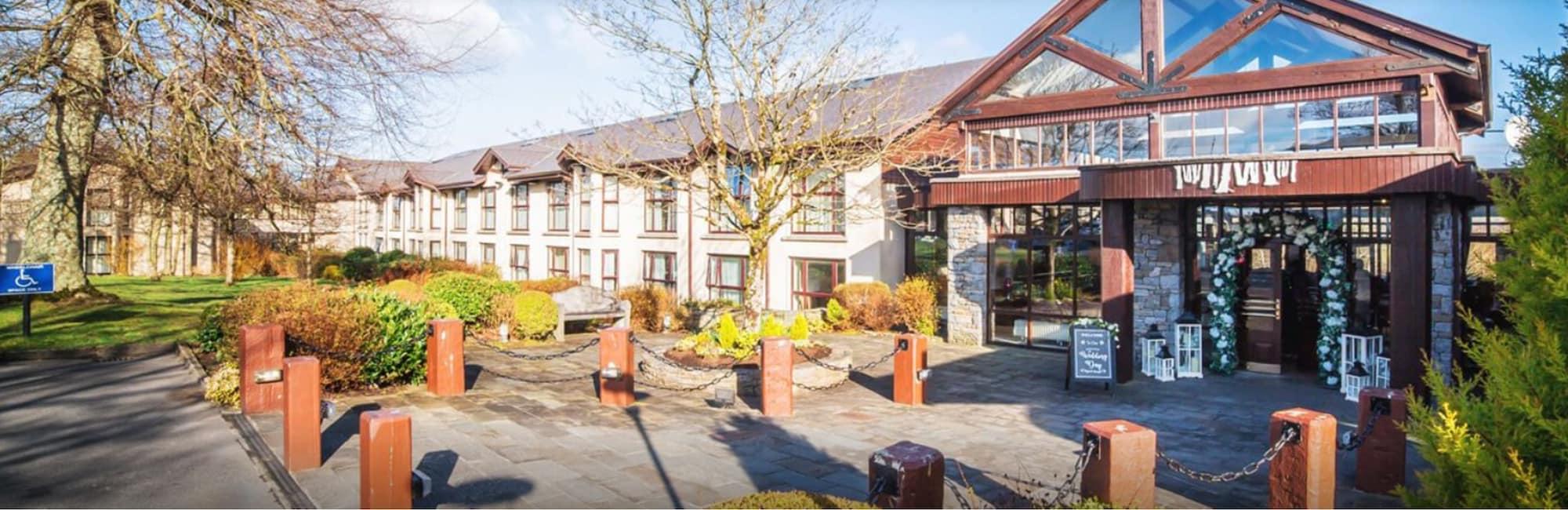Westport Woods Hotel & Spa Exterior photo