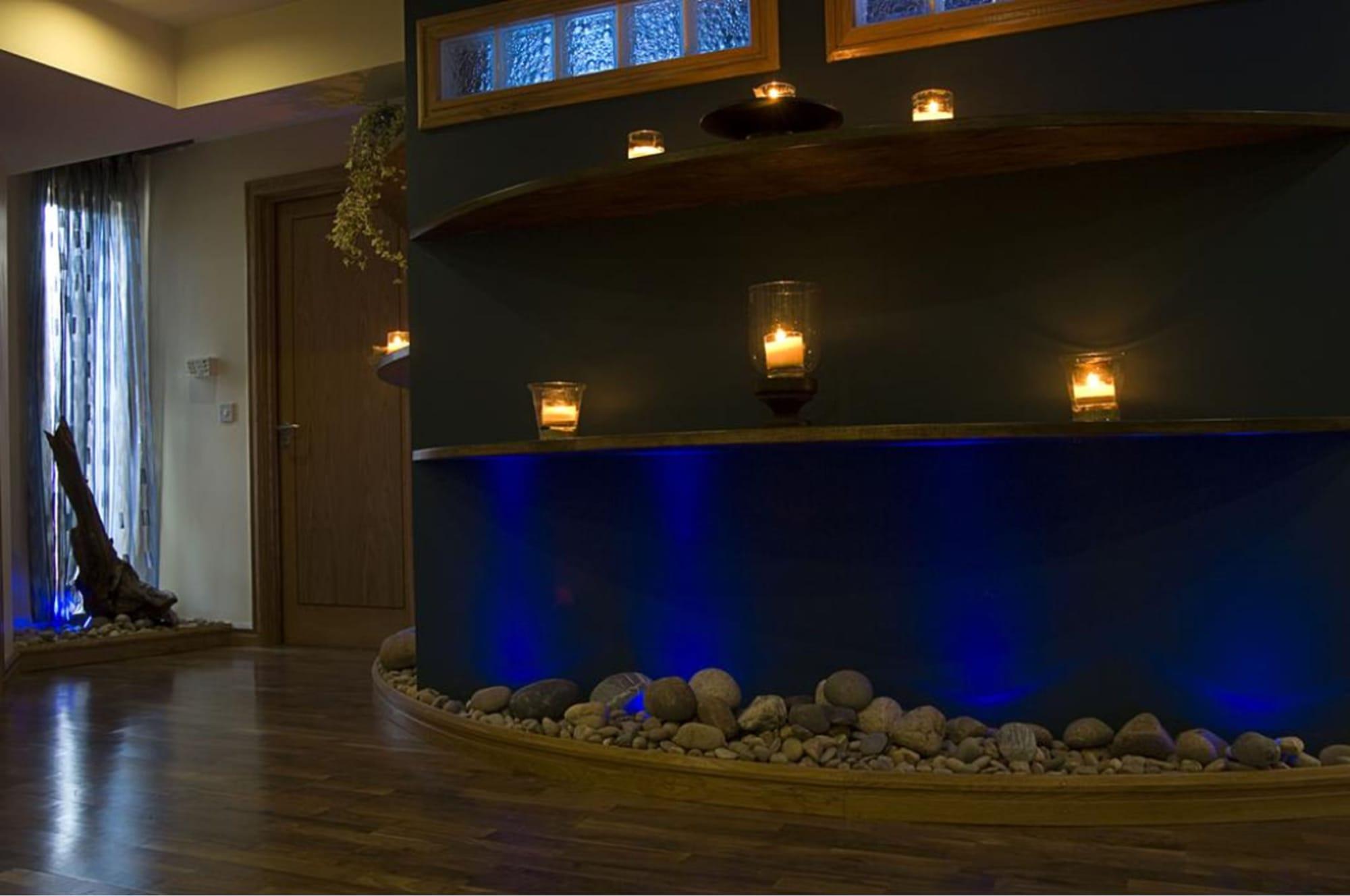 Westport Woods Hotel & Spa Exterior photo