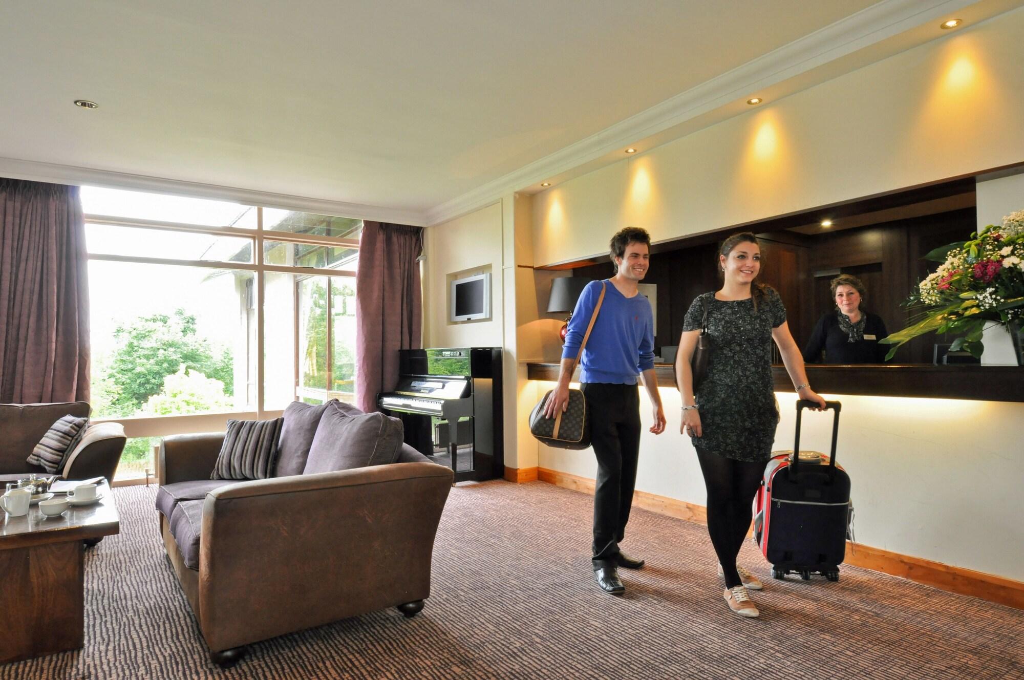 Westport Woods Hotel & Spa Exterior photo