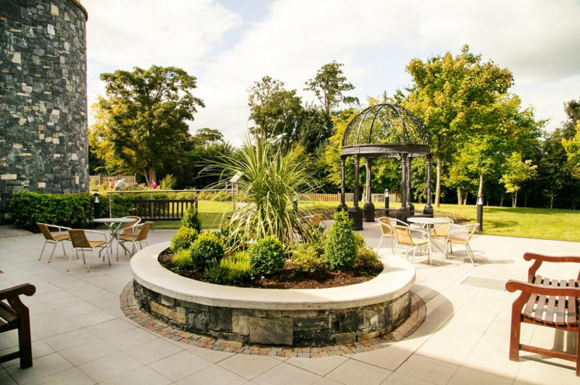 Westport Woods Hotel & Spa Exterior photo